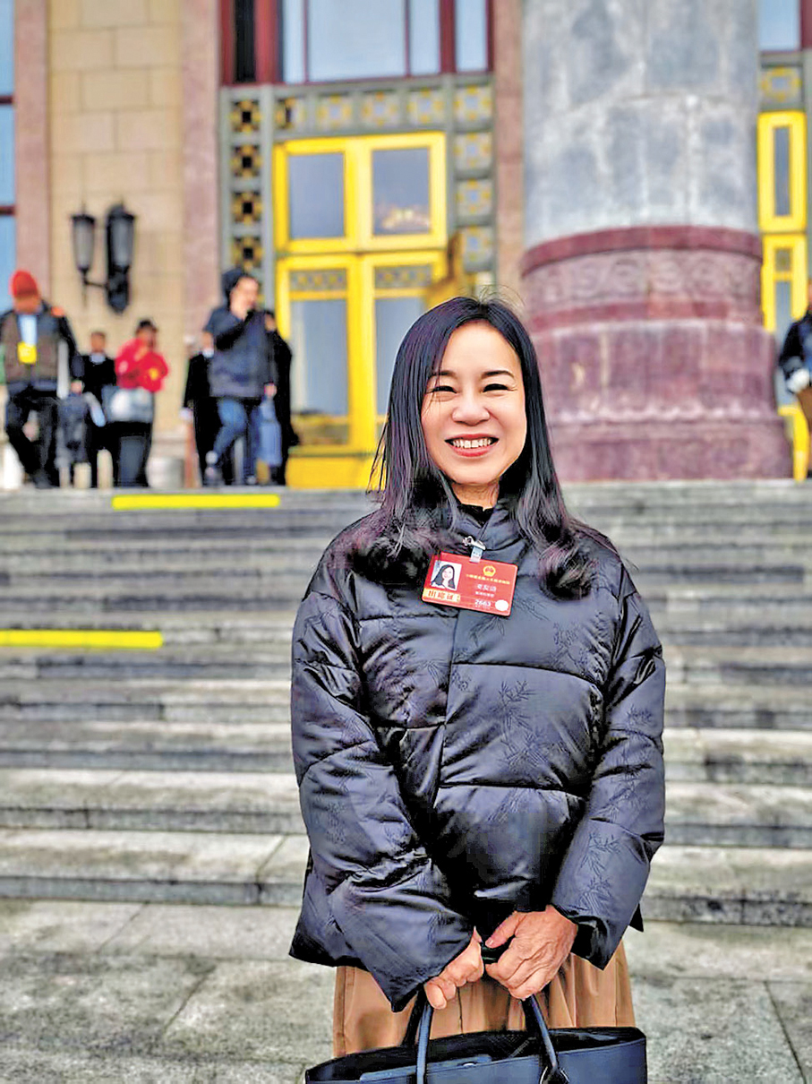 ●港區全國人大代表凌友詩