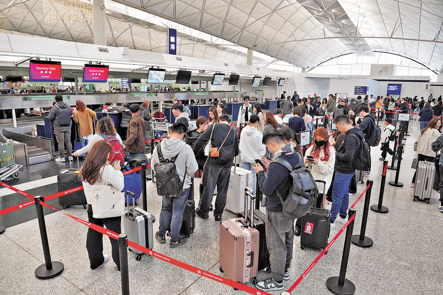 ●國際油價飆升對港人出行等各方面產生不同影響。 資料圖片