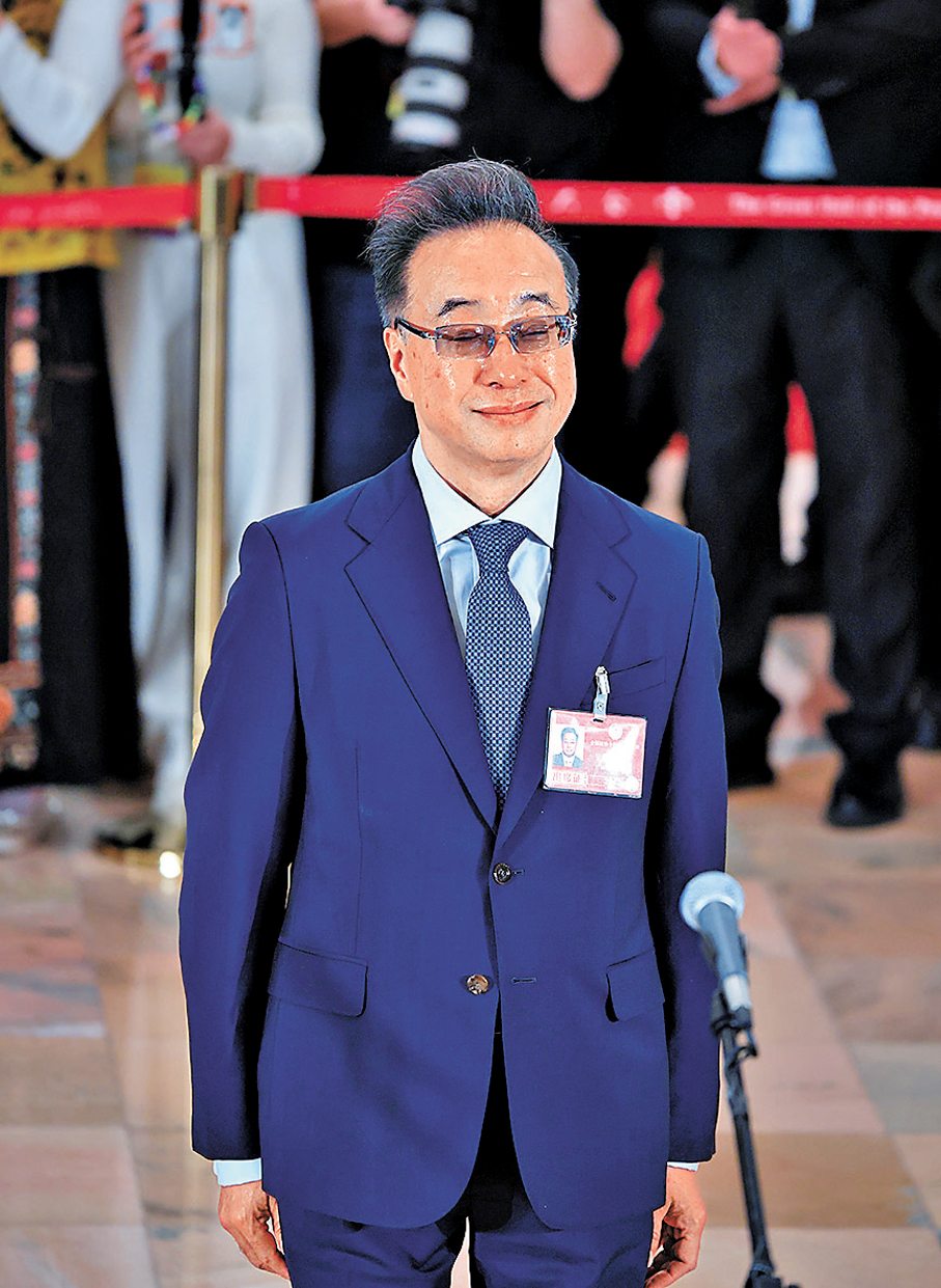 ●屠海鳴   中新社