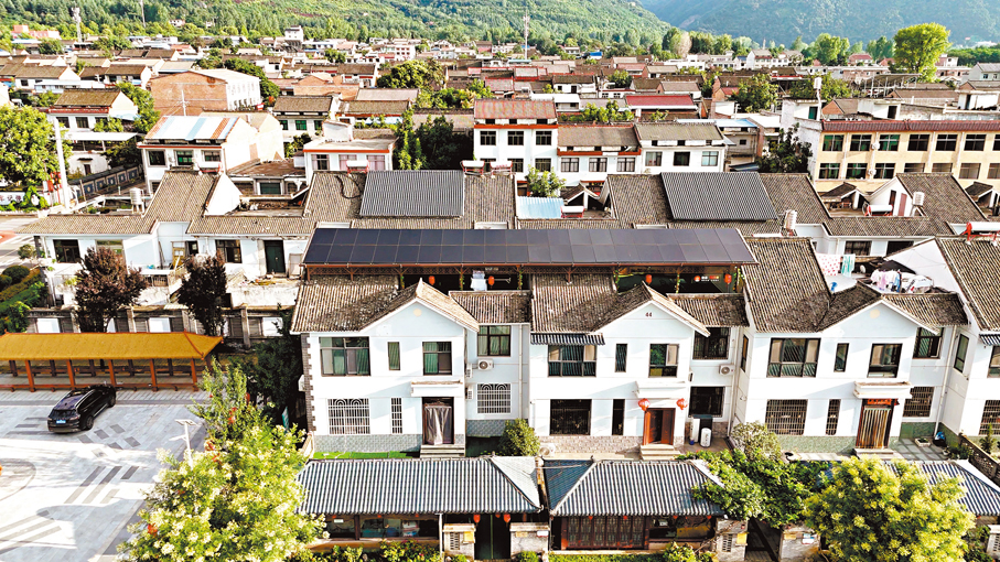 ●隆基綠能「和美鄉村」光伏項目，或將成為光伏行業新的增長點。香港文匯報兩會傳真