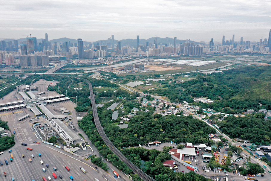 ●在創科領域方面，香港可通過北部都會區建設加快產學研協同轉化。圖為落馬洲河套區一帶。 資料圖片