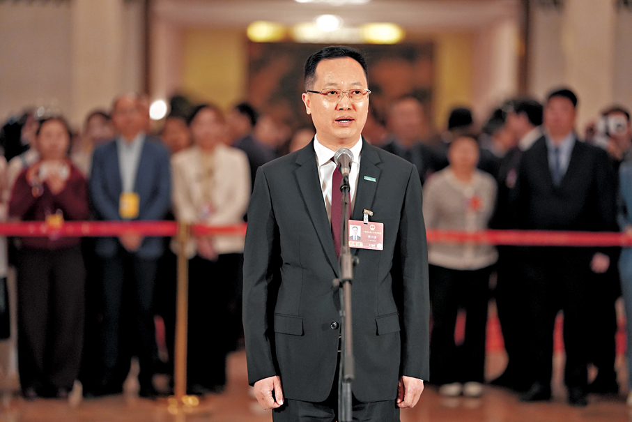 ●全國人大代表、海信集團董事長賈少謙。中新社