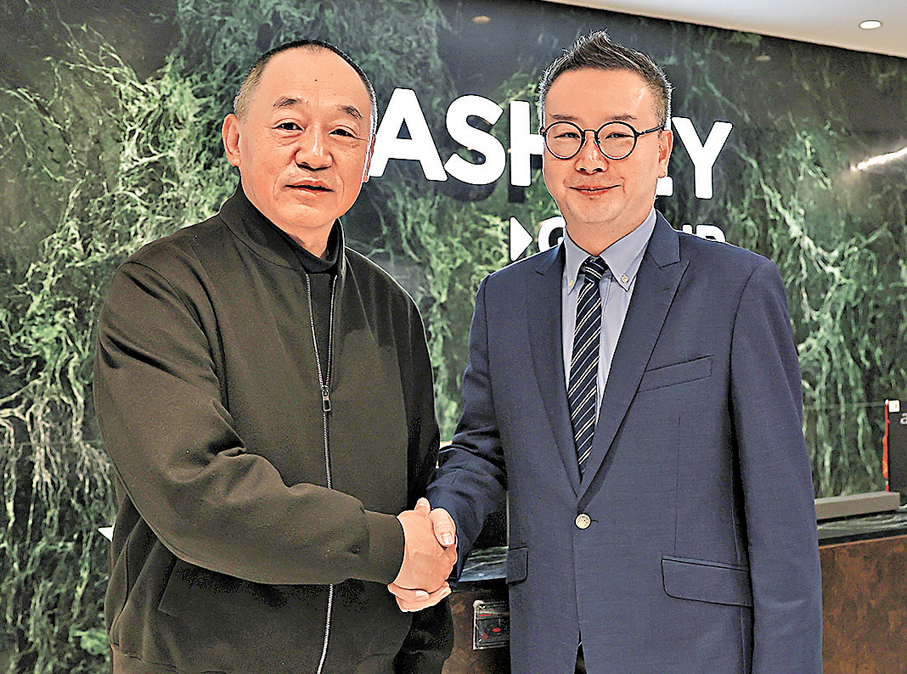 ●肖風（左）日前接受《經「湋」論》主持陳湋銘專訪。   香港文匯報記者萬霜靈  攝