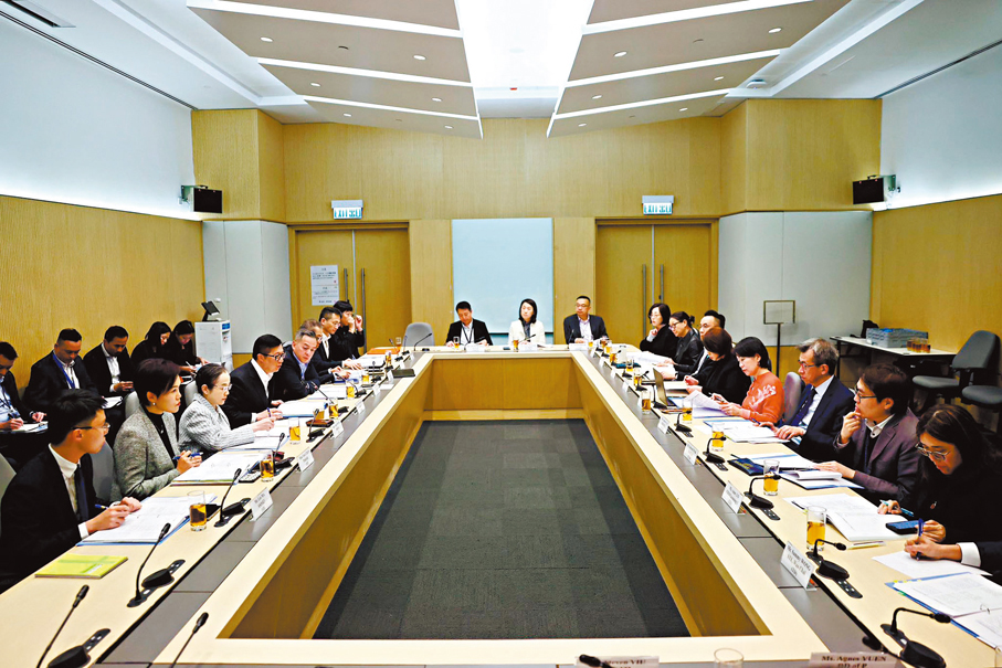 ●鄧炳強昨日主持政府跨部門工作小組第三次會議。 鄧炳強Fb圖片