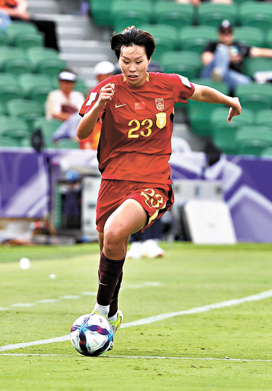 ●在王霜停賽下，中國女足將依靠邵子欽爭取入球。  資料圖片