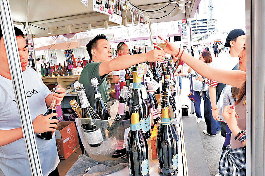 ●旅發局計劃把今年「美酒佳餚巡禮」延長至整個月舉行，並將11月打造為「美酒佳餚月」。 資料圖片