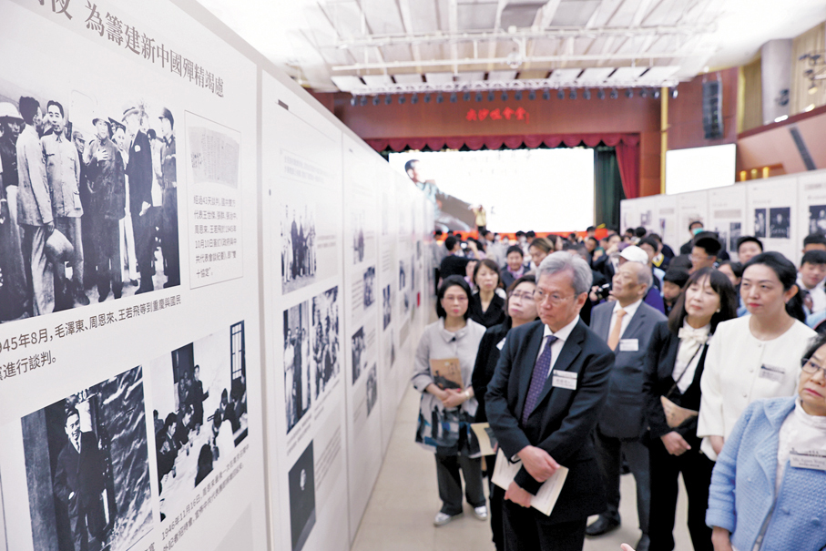 ●展覽分為四個部分，介紹了周恩來總理不平凡的一生。 香港文匯報記者萬霜靈 攝