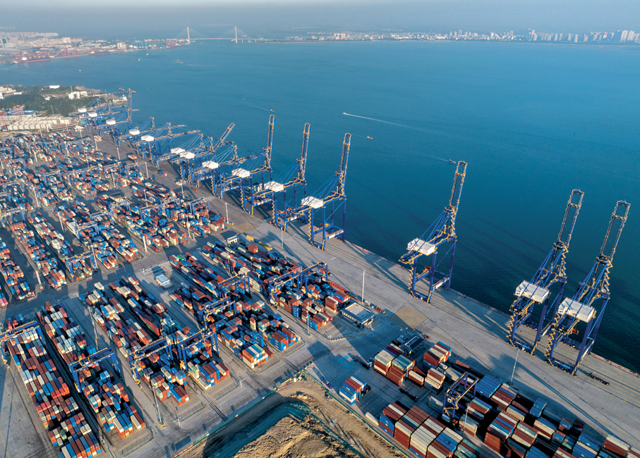 ●2025年12月18日，海南自由貿易港正式啟動全島封關。圖為海南洋浦國際集裝箱碼頭。 資料圖片