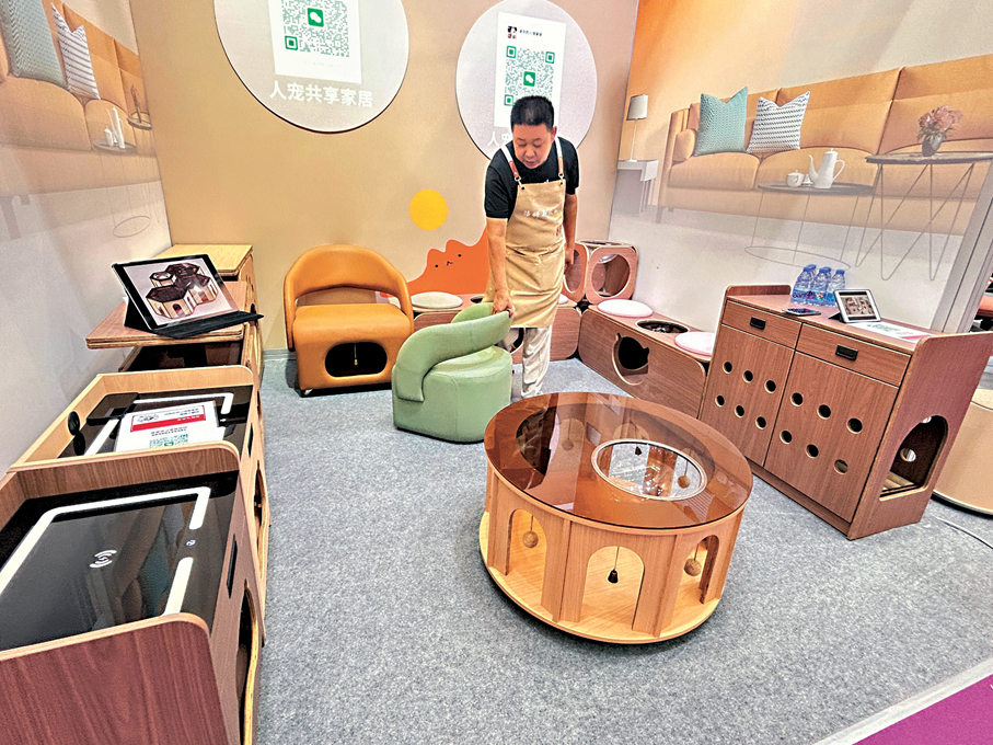 ●東莞市得物家居有限公司展出的各類人寵共享產品。