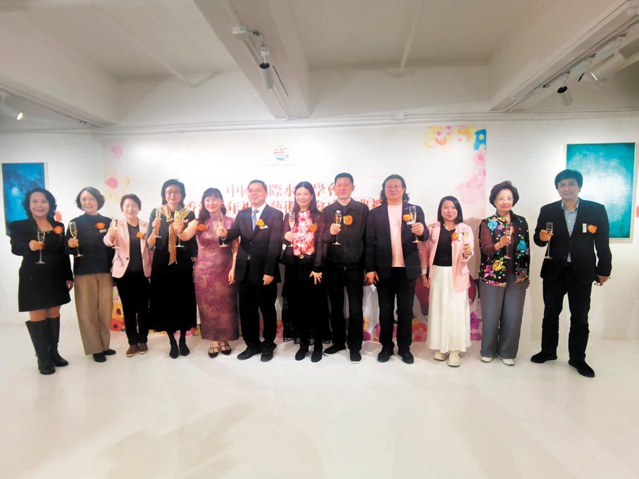 ●眾嘉賓出席「香江藝術之春——青年藝術家提名展」開幕酒會。