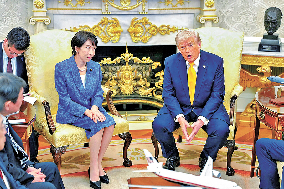 ●美國總統特朗普3月19日在白宮會晤到訪的日本首相高市早苗，出現尷尬場面。 彭博社