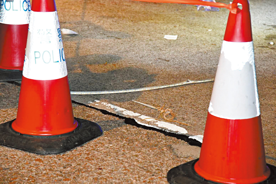 ●現場遺下的利器。