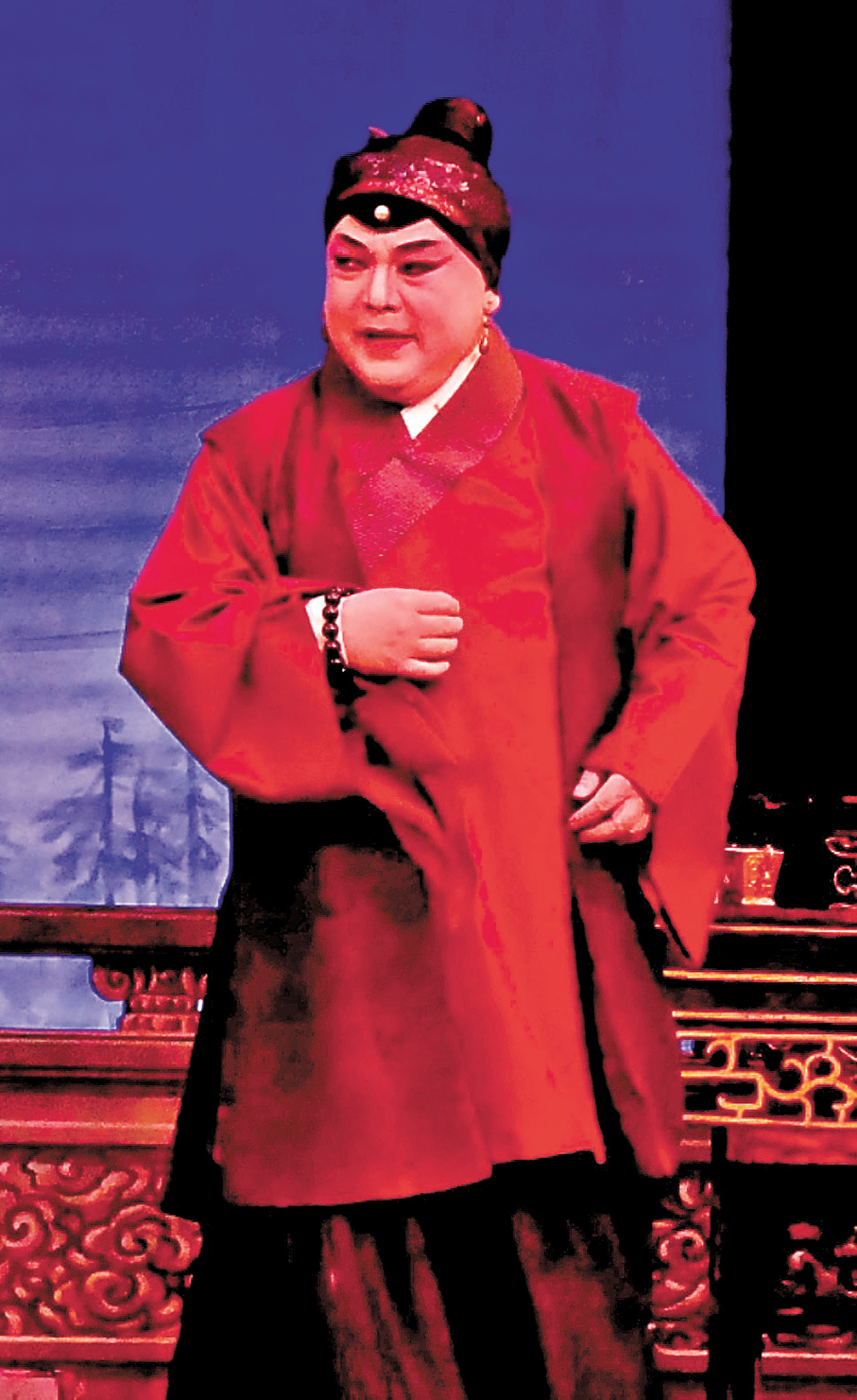 ●梁煒康反串演《珍珠塔》中的勢利姑母，入木三分。