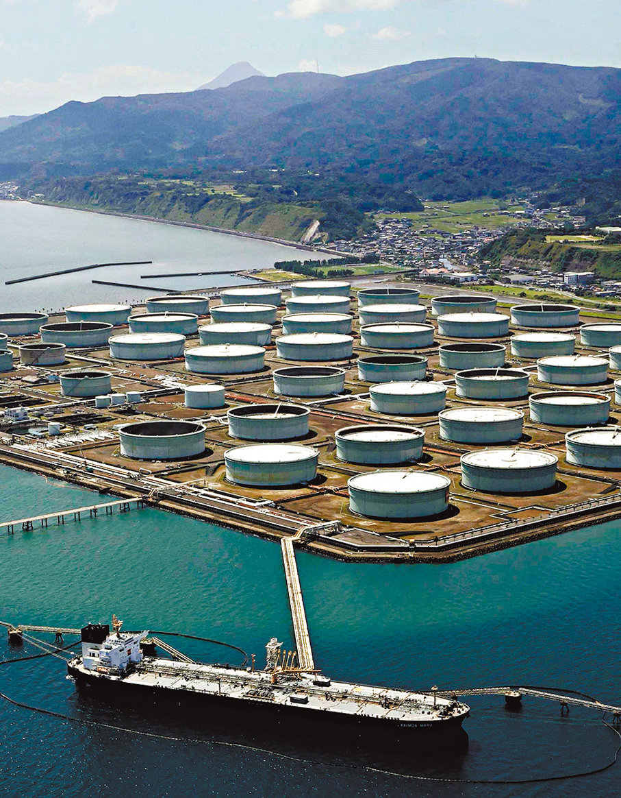 ●圖為日本西南部鹿兒島的石油儲存基地。資料圖片
