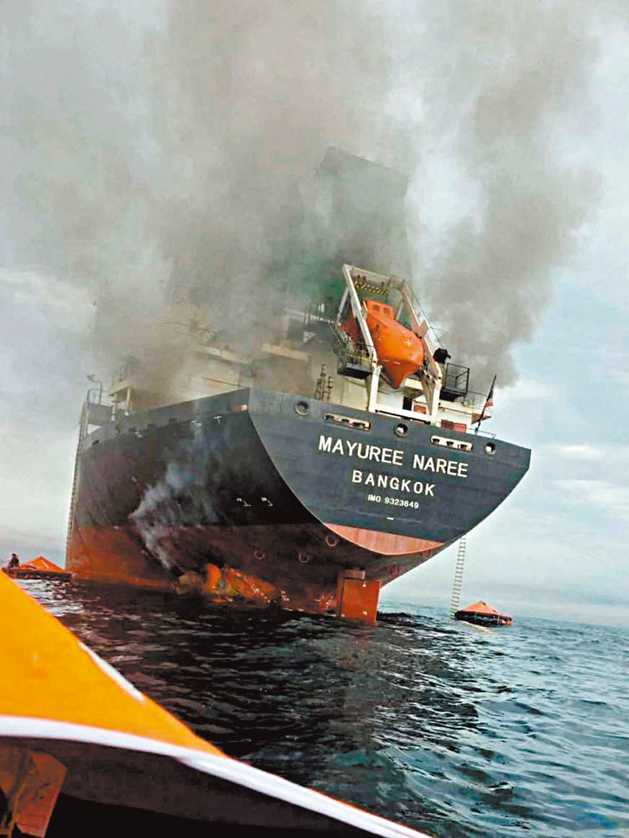 ●泰國油輪早前在霍爾木茲海峽遇襲，令其他油輪不敢貿然通過海峽。 資料圖片