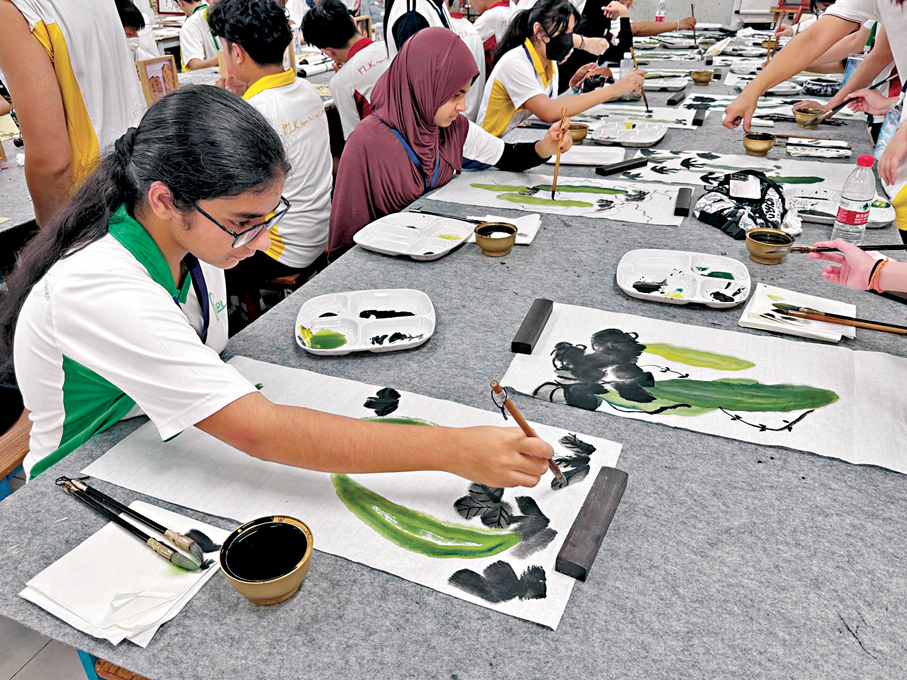 ●非本地學生參與中華文化活動。 資料圖片