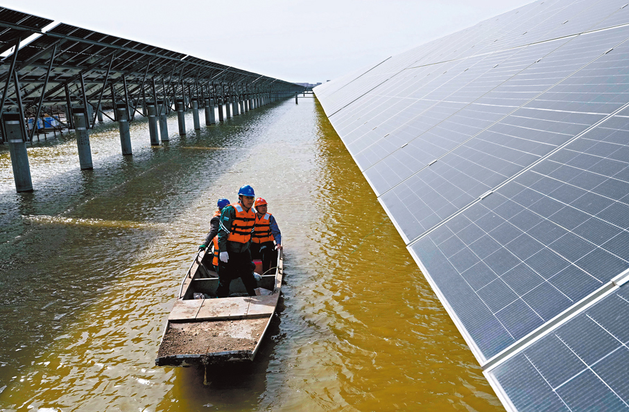 ●中國大力發展低碳技術，是太陽能板和電池的製造及出口大國。 資料圖片