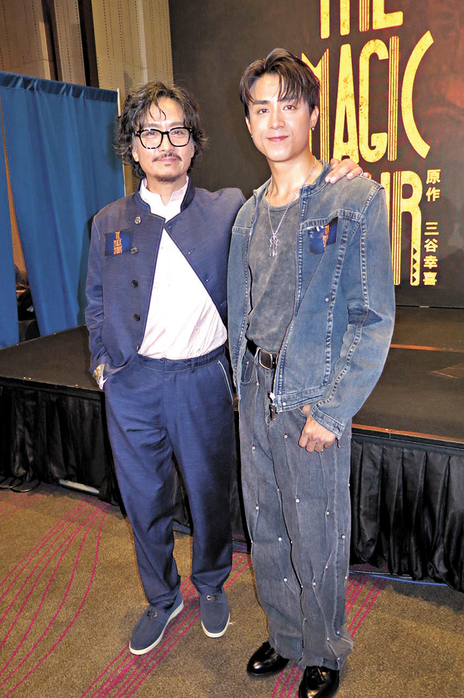 ●謝君豪（左）讚AK於台上散發光芒。   香港文匯報記者阿祖  攝