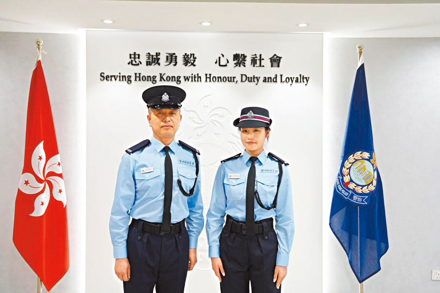 ●左起：52歲科大副教授施天藝及21歲女大學生歐天穎。香港文匯報記者黃宇威  攝