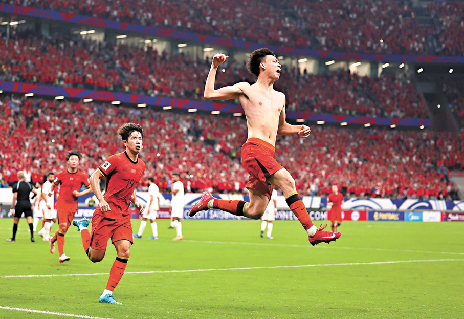 ●王鈺棟（右）自評門前把握力仍有待改善。 資料圖片