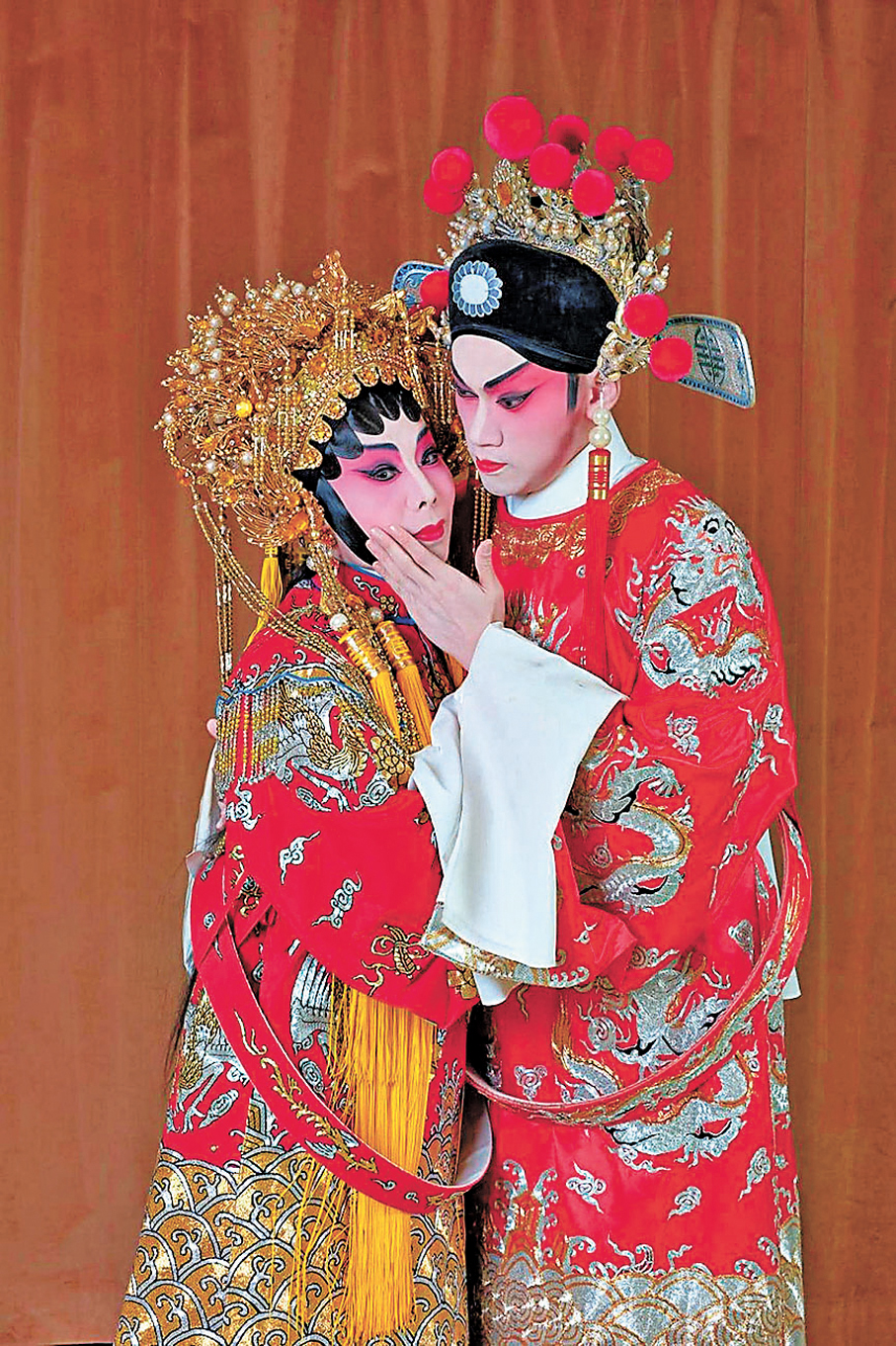 ●譚穎倫（右）與陳紀婷是粵劇新一代的亮麗組合。