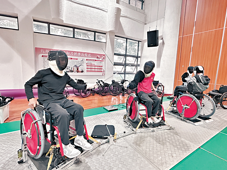 ●龍傑表示，將在未來幾年在全省建立起70至80人的輪椅劍擊梯隊。