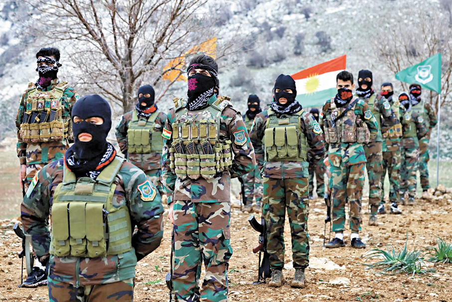 ●庫爾德武裝在伊拉克埃爾比勒郊外訓練。 路透社