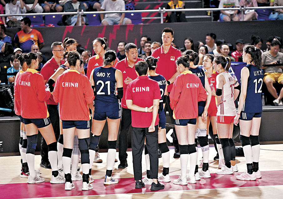 ●趙勇（後排中）起用了老中青結合，力求「以老帶新」。