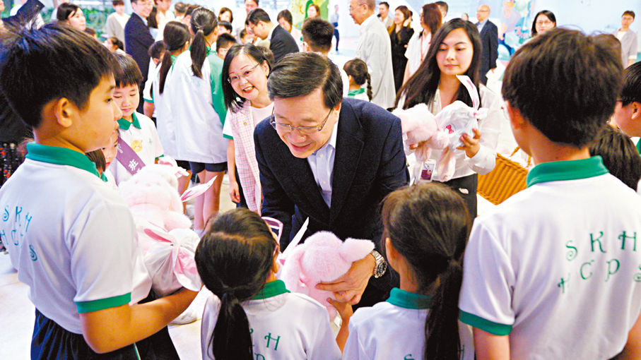 ●李家超對「在校課後託管服務計劃」為學生及家長帶來莫大裨益，深感欣慰。李家超Fb圖片