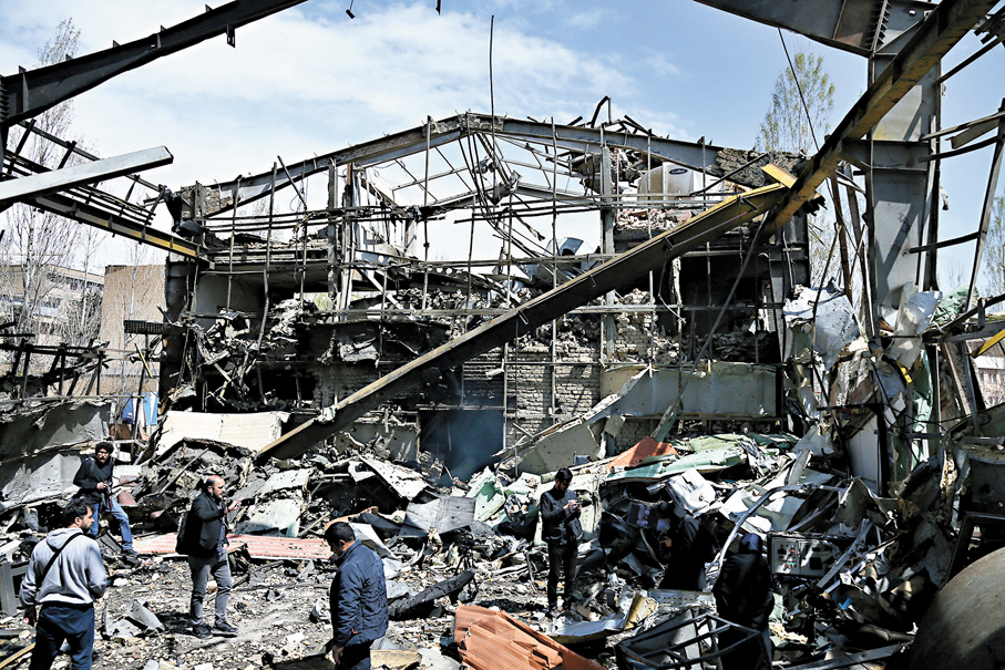 ●德黑蘭一所大學建築物被炸成廢墟。 新華社
