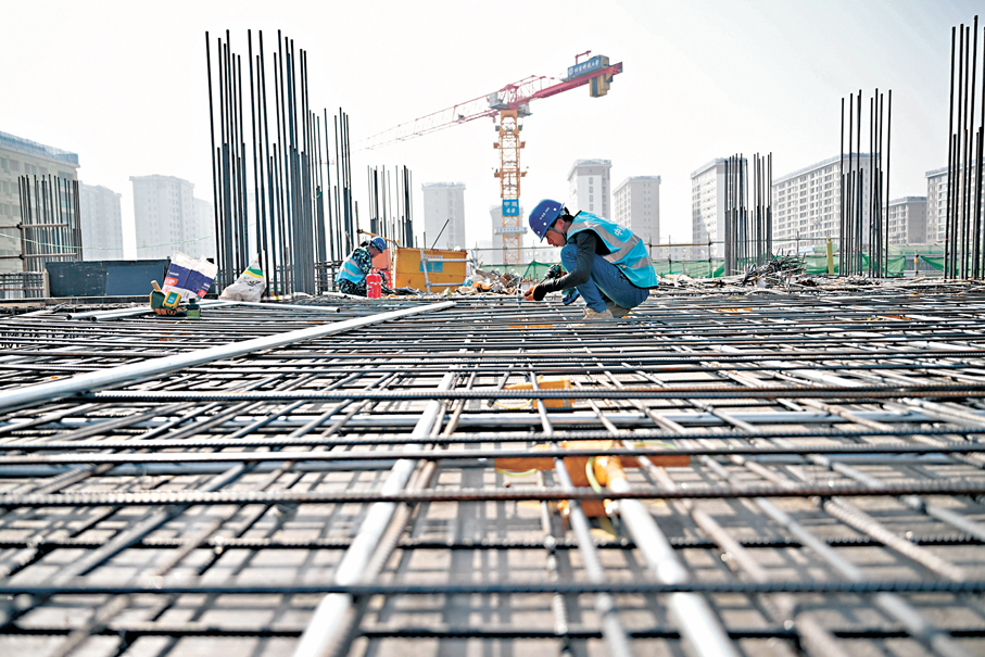 ●內地多項重大工程的建設正相繼啟動。  資料圖片