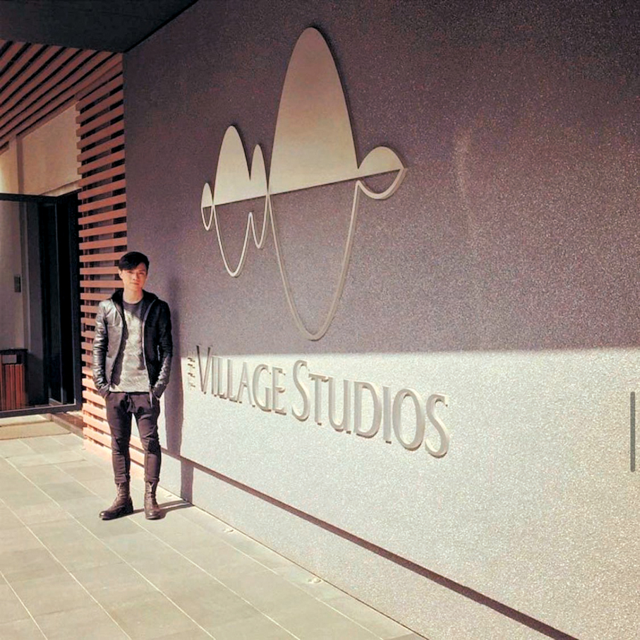 ●張敬軒多年前在廣州的Studio留影。受訪者供圖