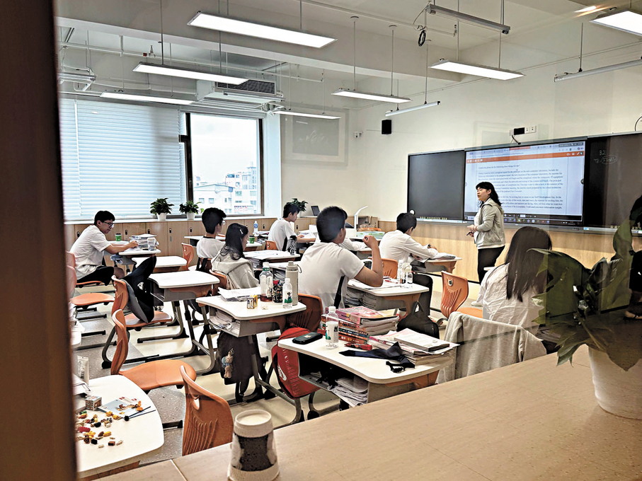 ●圖為學生在新校區上課。香港文匯報記者盧靜怡  攝