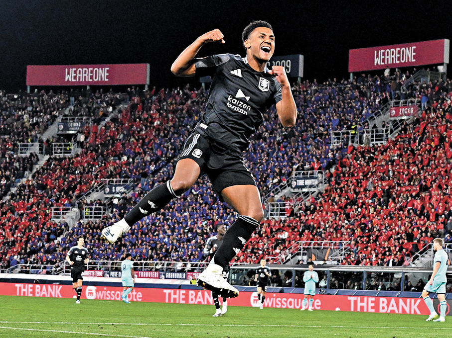 ●阿士東維拉前鋒奧利屈堅斯