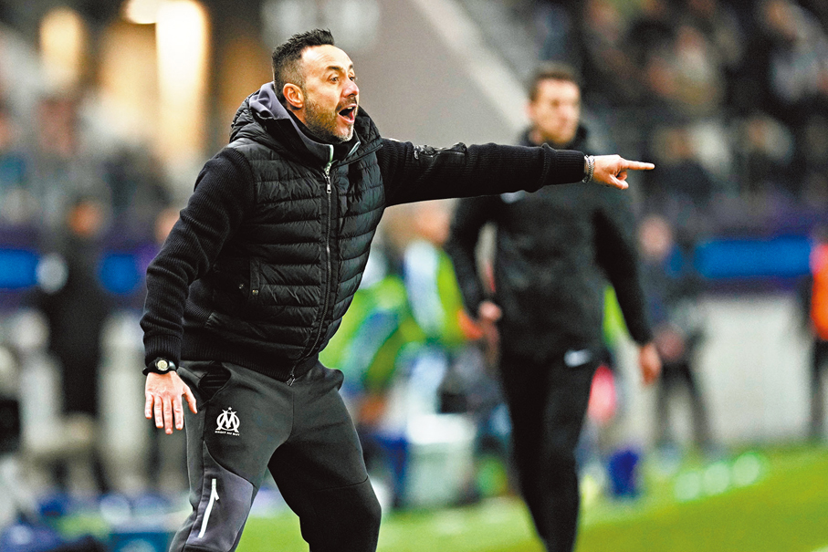 ●迪沙比執教熱刺首仗即面臨嚴峻考驗。資料圖片