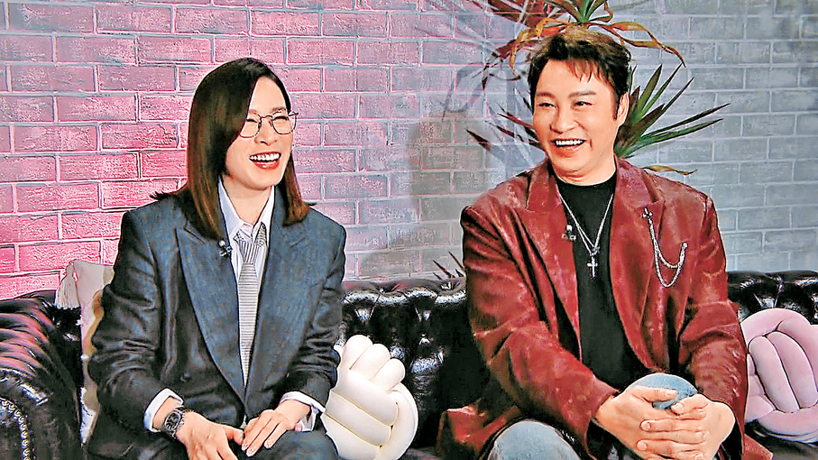 ●佘詩曼與譚耀文相談甚歡。    TVB供圖