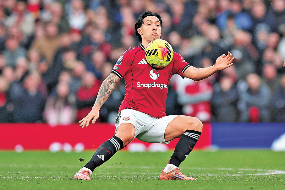 ●利辛度馬天尼斯復出有助穩住曼聯防線。資料圖片