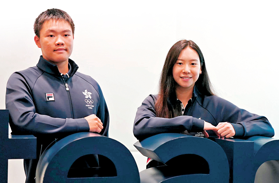 ●聶芷彥（右）及何焌喬將於開幕禮擔任中國香港代表團持旗手。