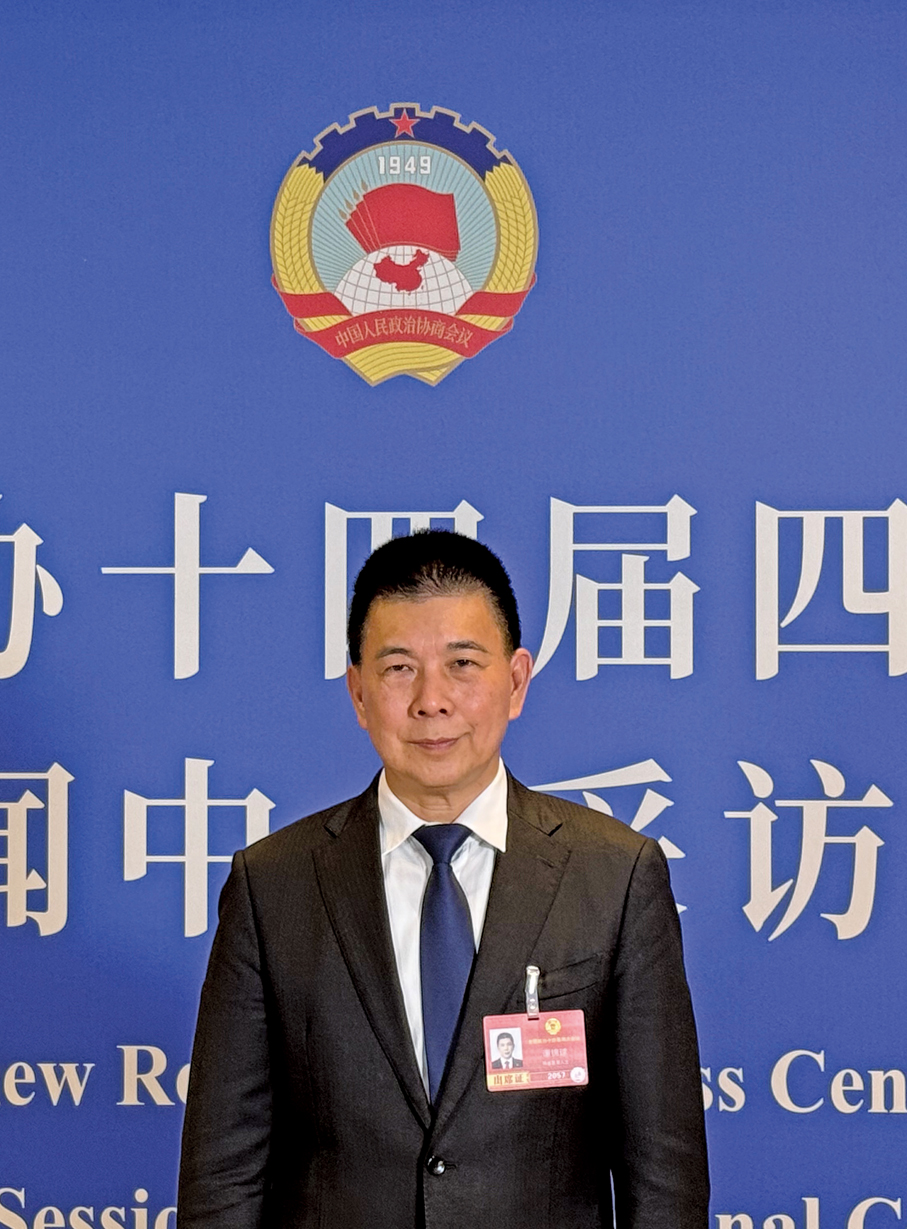 ●2026年3月，譚錦球出席全國政協十四屆四次會議。