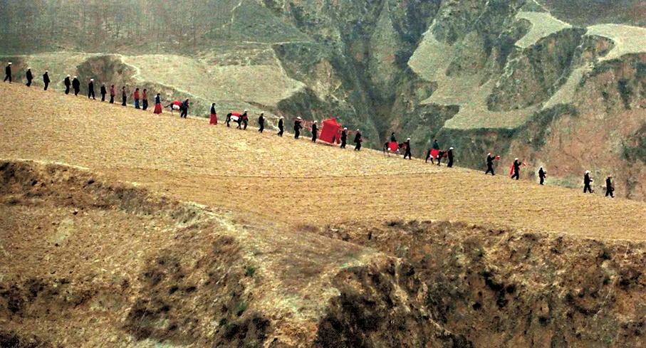 ●《黃土地》構圖受到中華傳統文化影響。