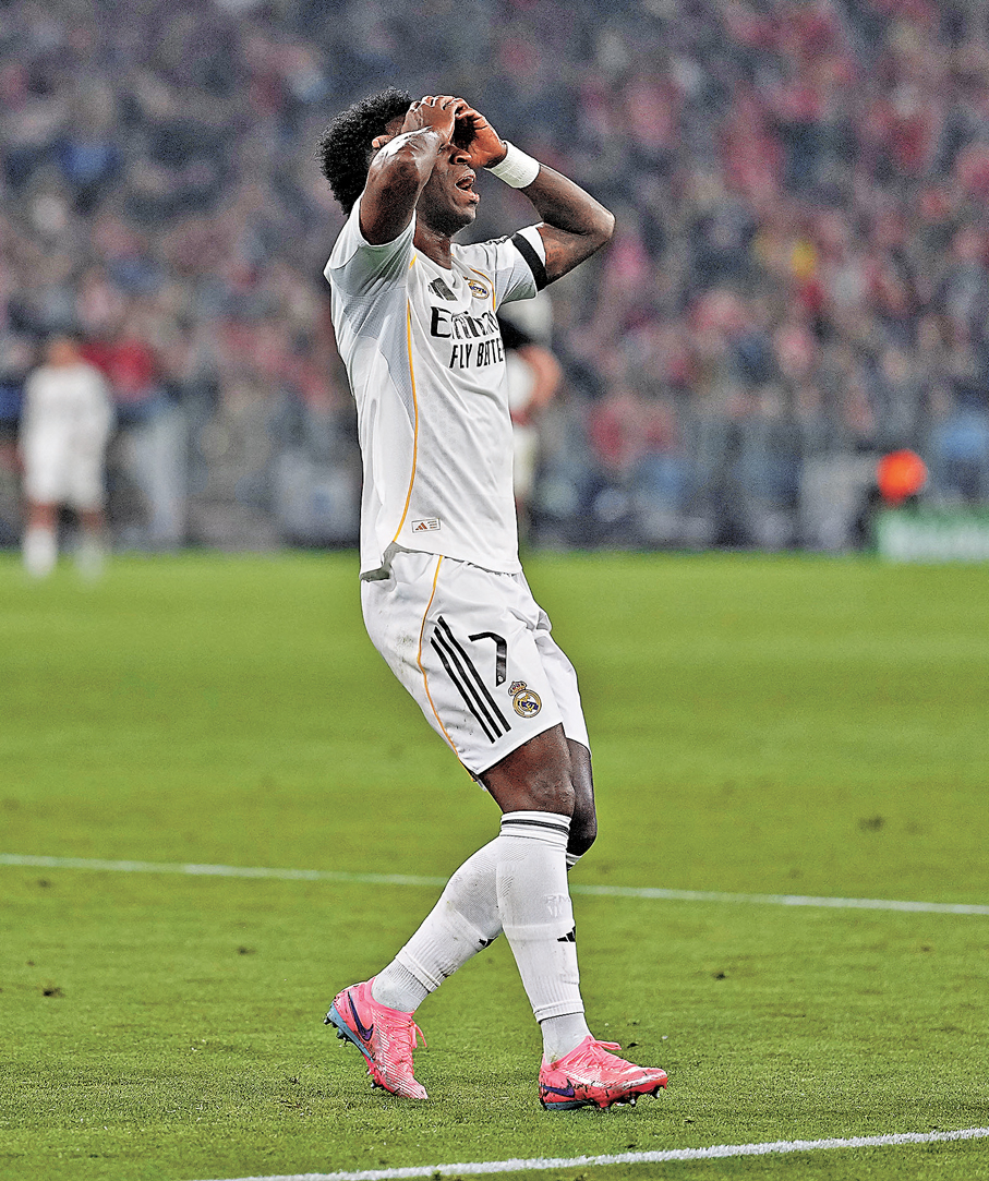 ●雲尼斯奧斯祖利亞賽後雙手抱頭，顯得極度失望。   美聯社