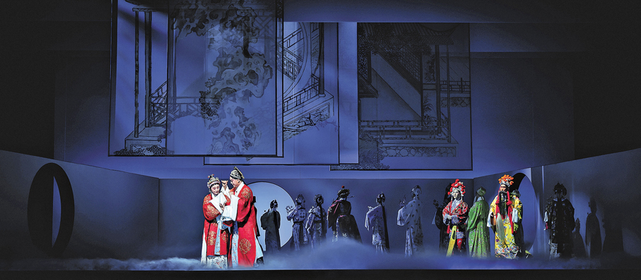 ●舞台空間運用融合了古典與現代技法的融合。  