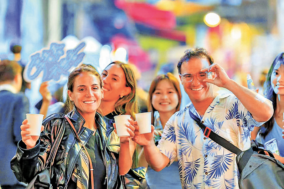 ●蘭桂坊日前舉辦五糧液29度「一夜傾城」推廣活動。 蘭桂坊Fb圖片