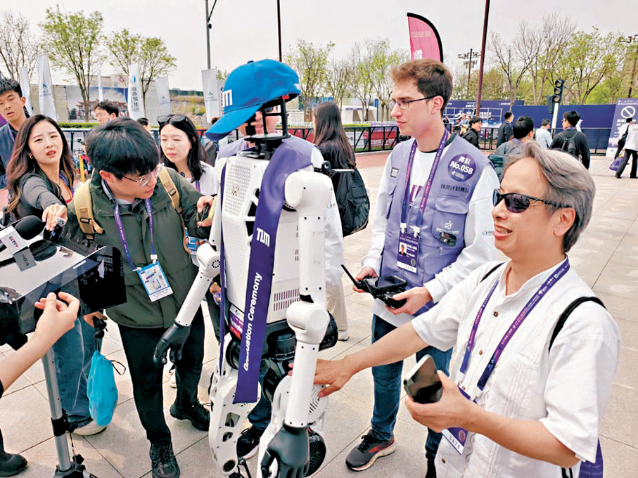 ●德國機器人戰隊 香港文匯報記者馬曉芳 攝