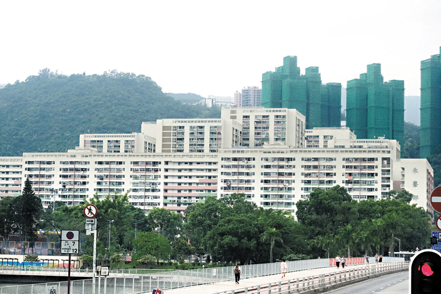 ●香港公共屋邨正面臨老齡化，未來10年預計有超過23萬個公屋單位達50年樓齡。圖為沙田禾輋邨。 資料圖片
