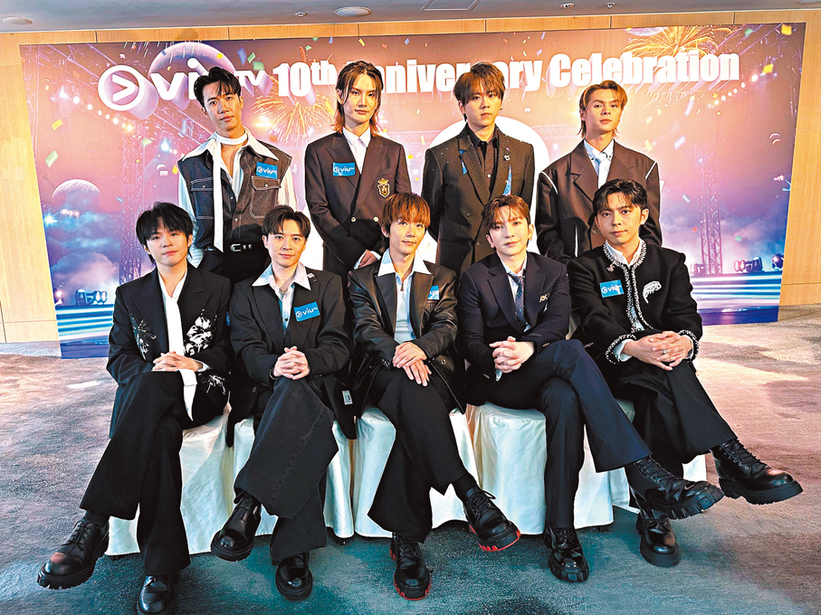 ●MIRROR 9位成員到場支持。 香港文匯報記者子棠  攝