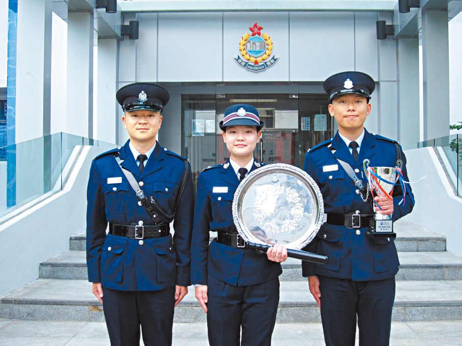 ●左起：男學警葉浩文、女見習督察范婕妍、男學警歐陽奕鳴。 香港文匯報記者曾立本  攝
