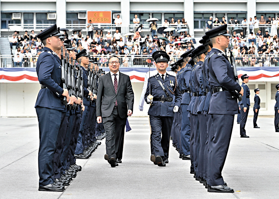 ●林定國為香港警察學院結業會操擔任檢閱官。