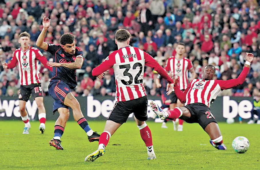 ●基比斯韋特（左）貢獻一傳一射。 美聯社