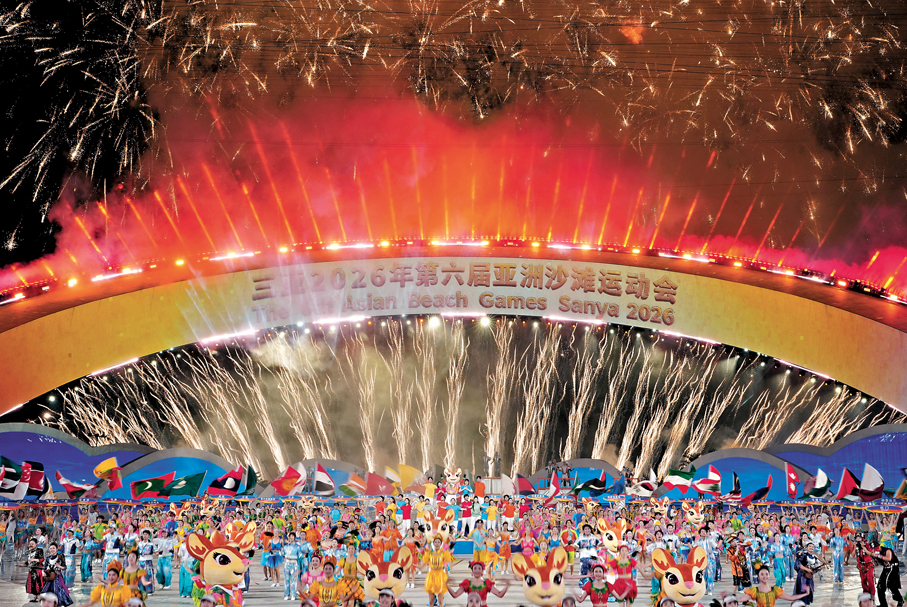 ●三亞亞沙運將於明日落幕，圖為開幕式上的煙花表演。 資料圖片